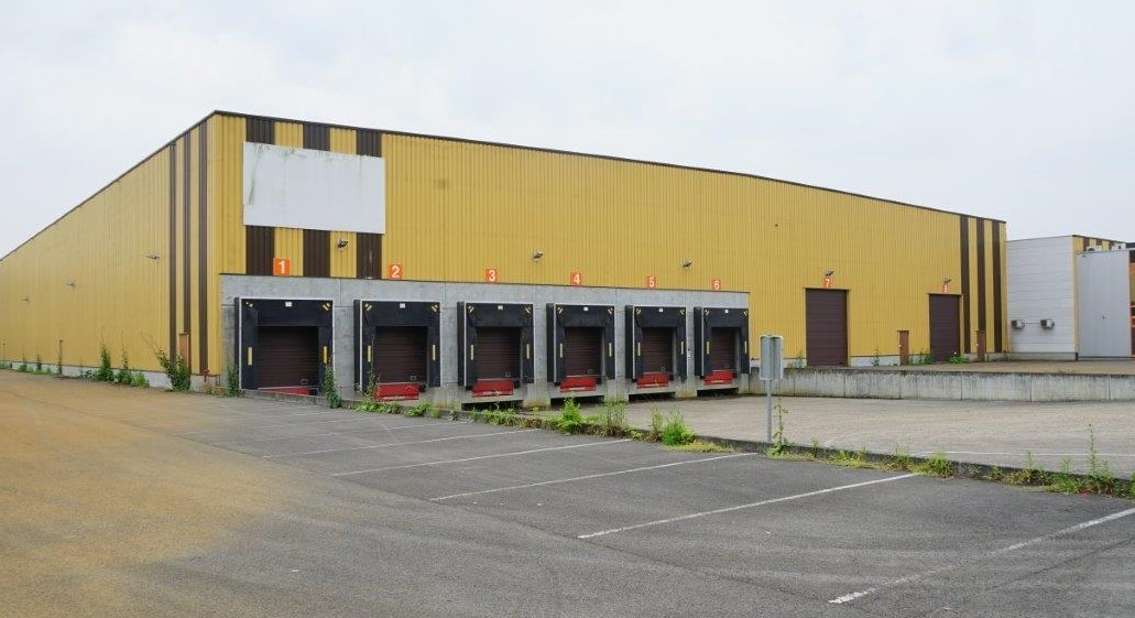 Aarschot, Magazijn\n - Grote logistieke opslagplaats met laad- en loskaaien: gebouwen + gronden