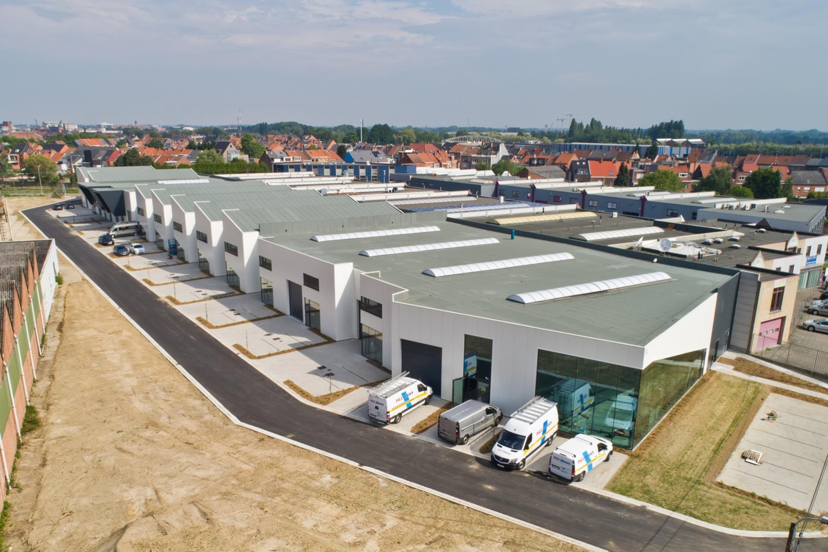 Mechelen, Bedrijfsgebouw\n - Ragheno: nieuwbouw KMO-units op logistieke toplocatie!
