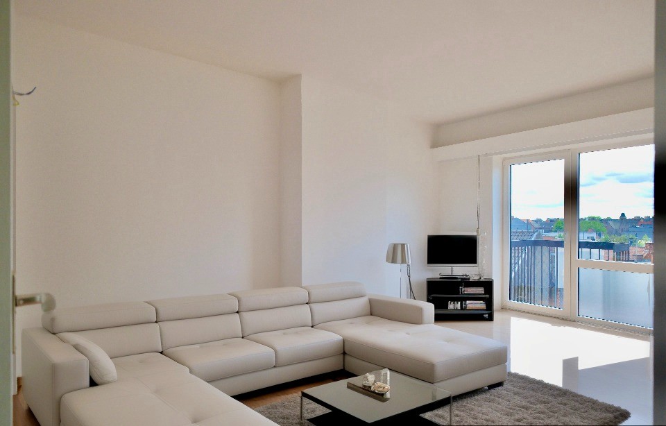 Roeselare, Appartement\n - Roeselare - Vernieuwd appartement met 2 slpks op toplocatie!