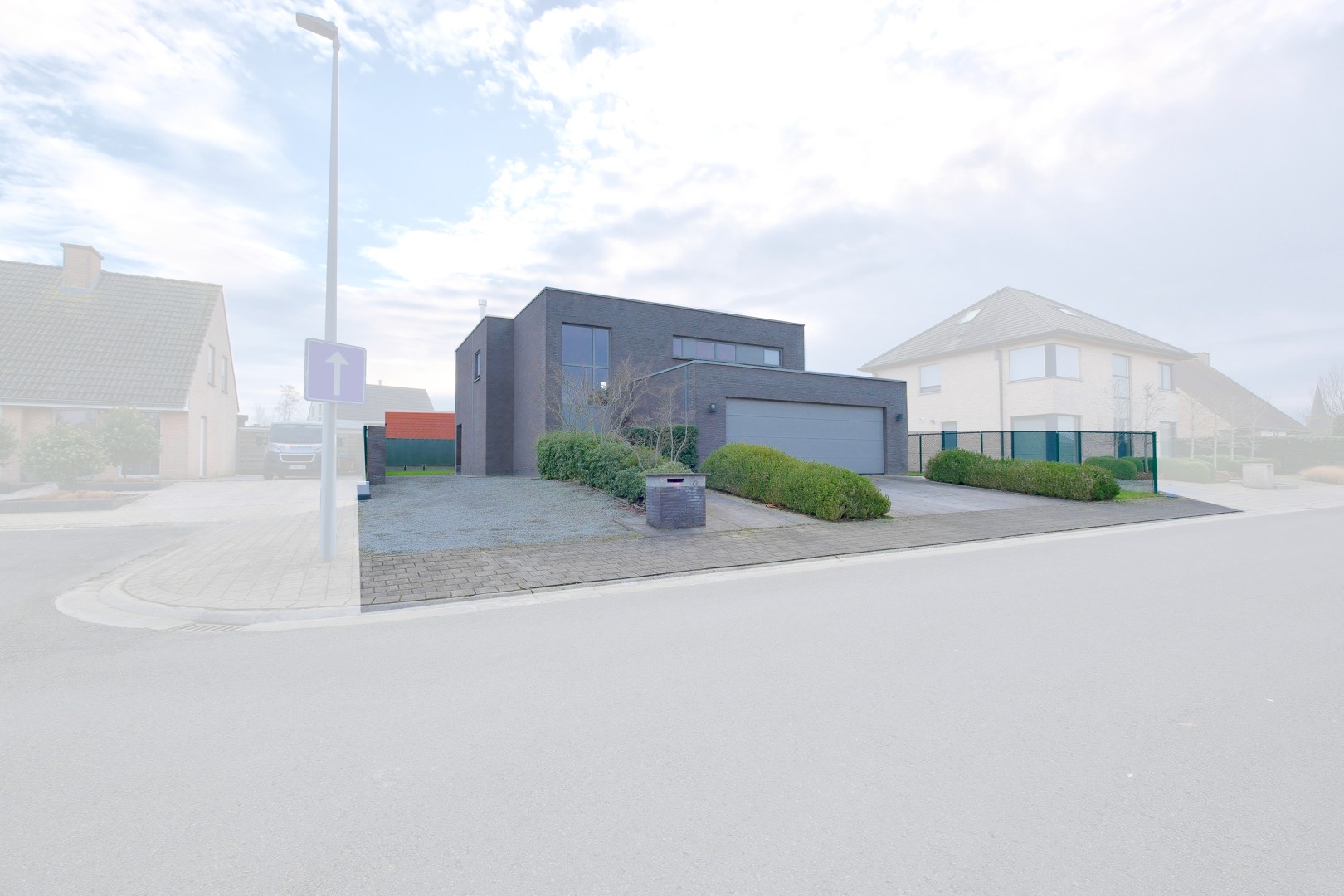 Roeselare, Huis\n - Roeselare - Prachtige woning met 3 slpks, tuin en dubbele garage!
