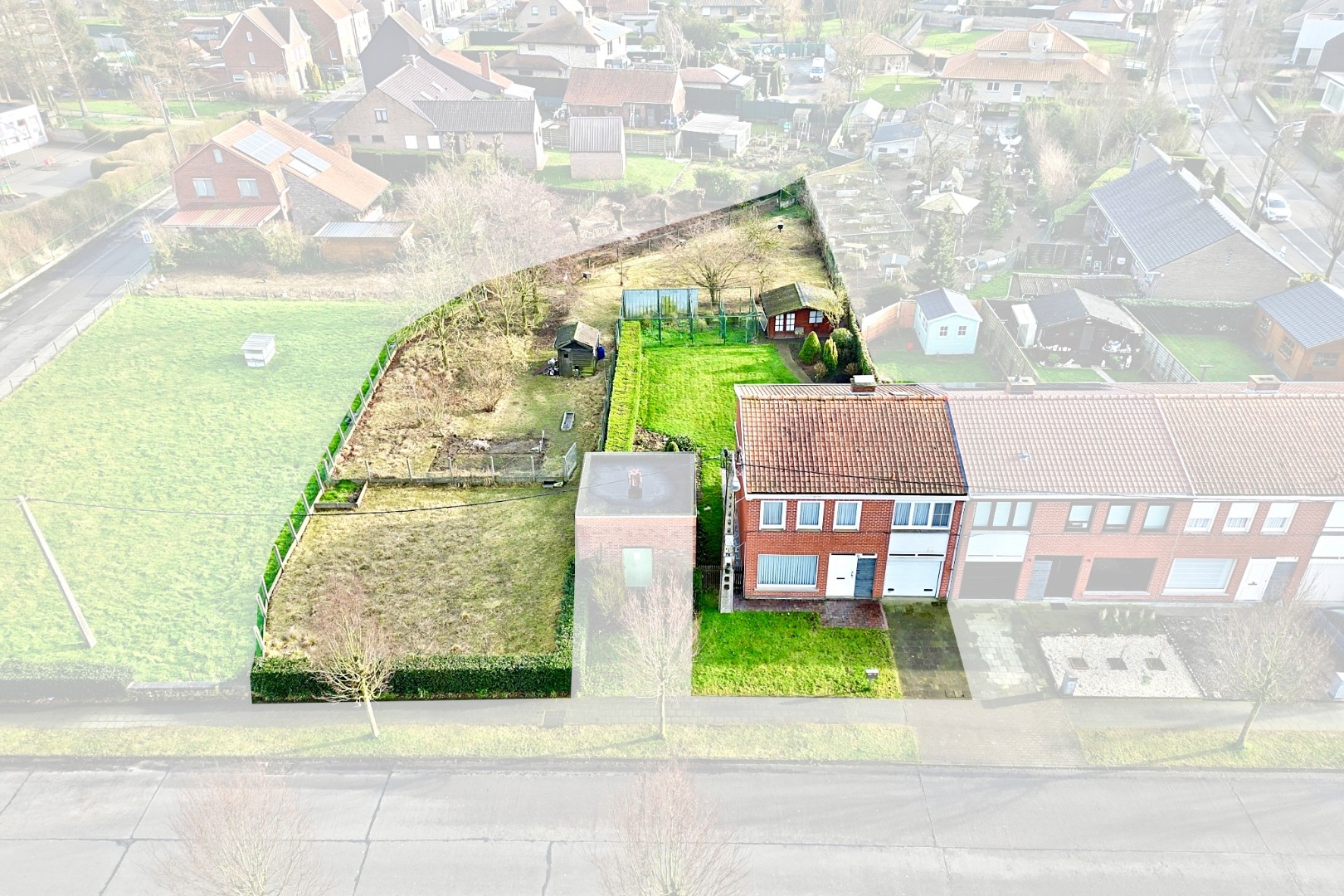 Lichtervelde, Huis\n - Lichtervelde - 4 SLPK woning mét garage op RUIM perceel van\xa01.197 m²!