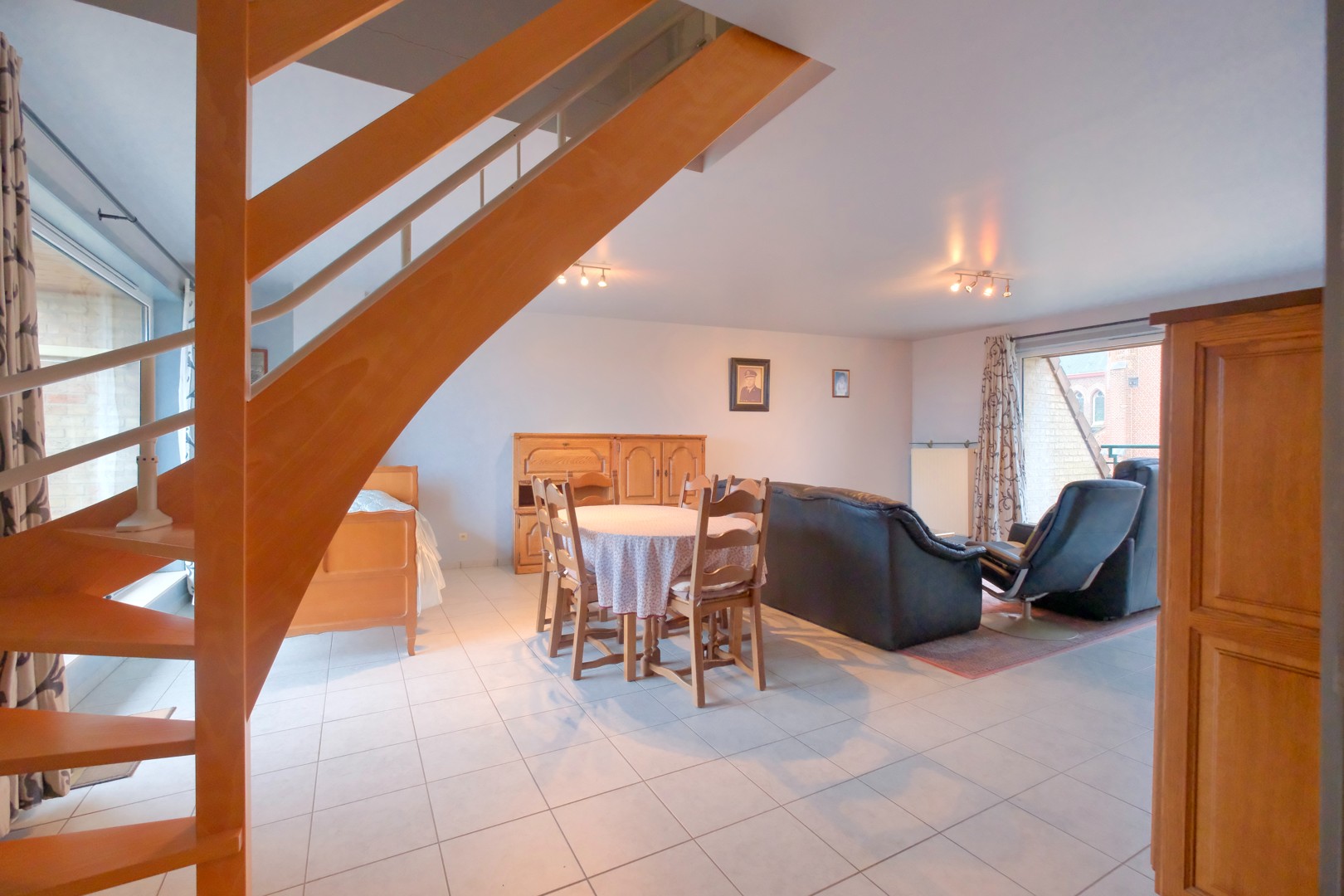 Lichtervelde, Appartement\n - Duplex dakappartement met 2 slpks, 2 badkamers, 2 terrassen en garage