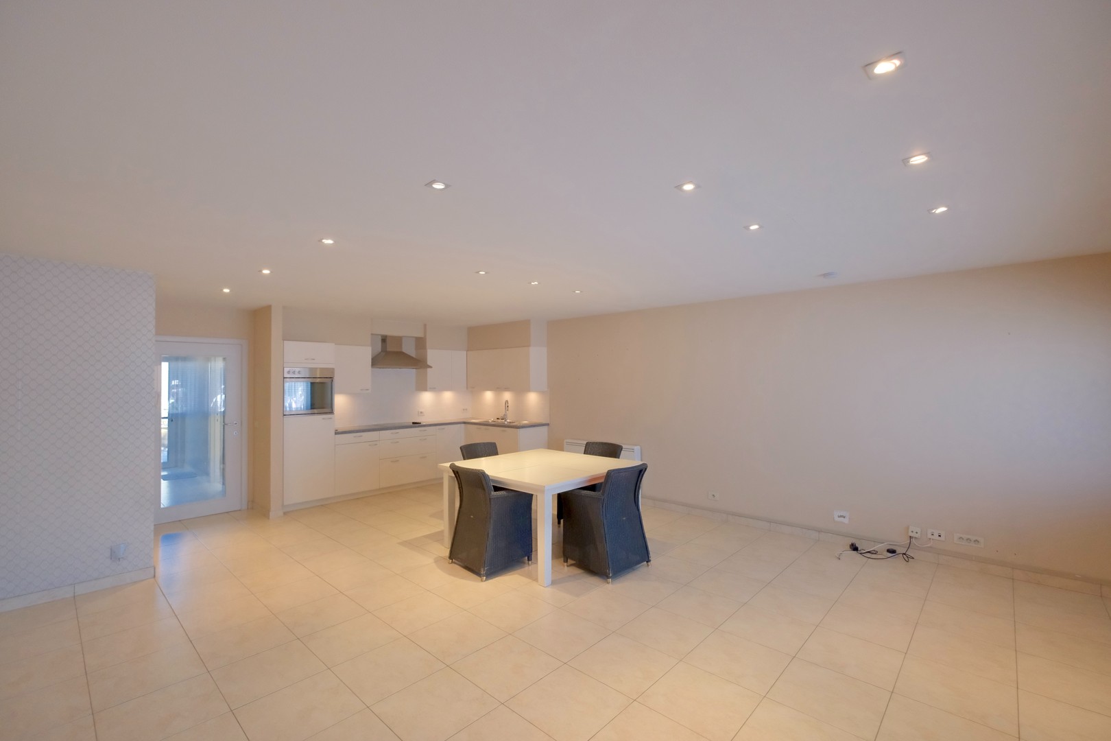 Lichtervelde, Appartement - LICHTERVELDE – gelijkvloers app met 1 slpk, binnenkoer en garage foto 3